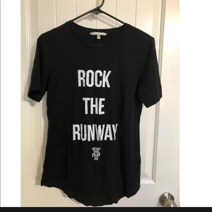 VS  2016 Paris Rock The Runway t-shirt